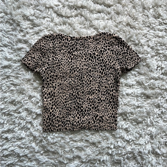 Brandy Melville Cheetah Print Button Up Baby Tee - Picture 6 of 7